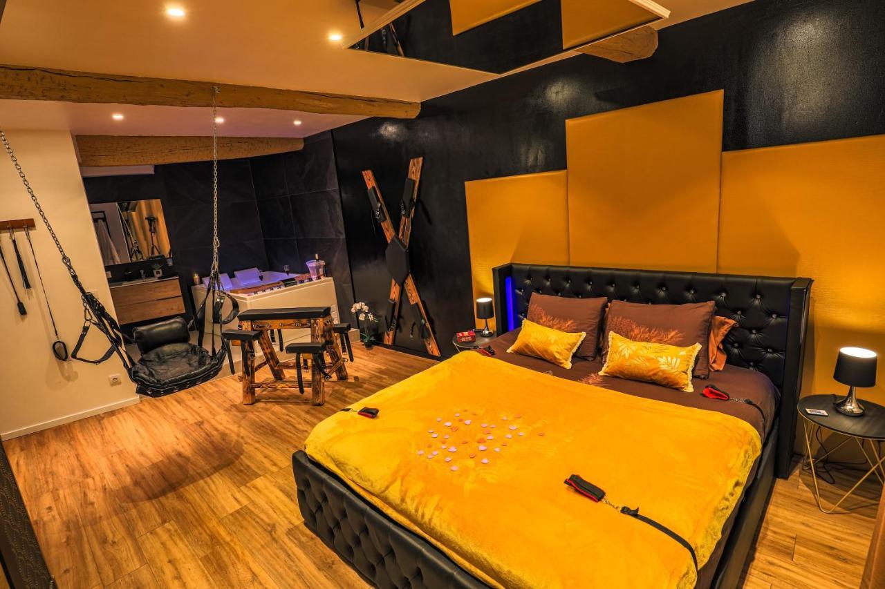 La Loveroom Bdsm Grassoise "La Chambre Des Desirs" Grasse Exterior photo